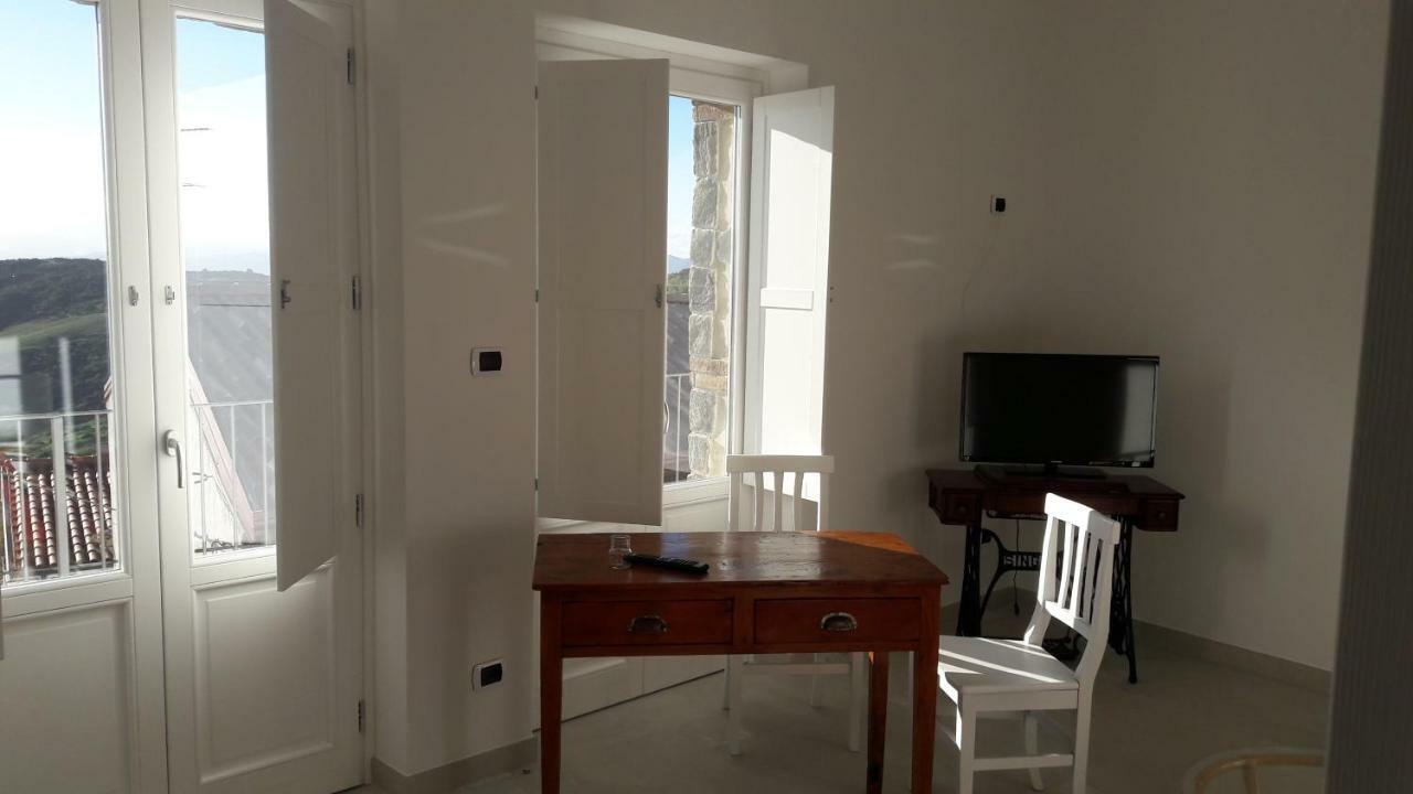 La Casa Dei Panorami Di Colobraro Apartman Kültér fotó